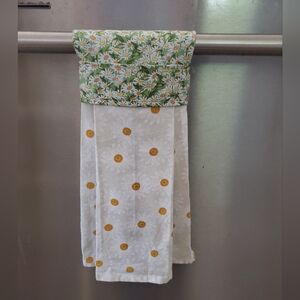 Handmade Hanging Floral Daisy Green and White Kitchen Towel NEW